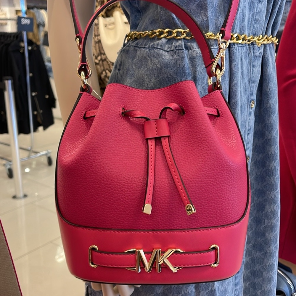 MICHAEL KORS 
Reed Md Pebbled Leather Bucket Bag Satchel Crossbody
Electric Pink - Picture 3 of 16